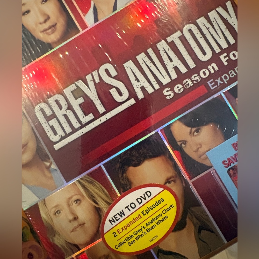 Grey's Anatomy Season Four DVD - Red Holographic Cover - Picture 3 of 7